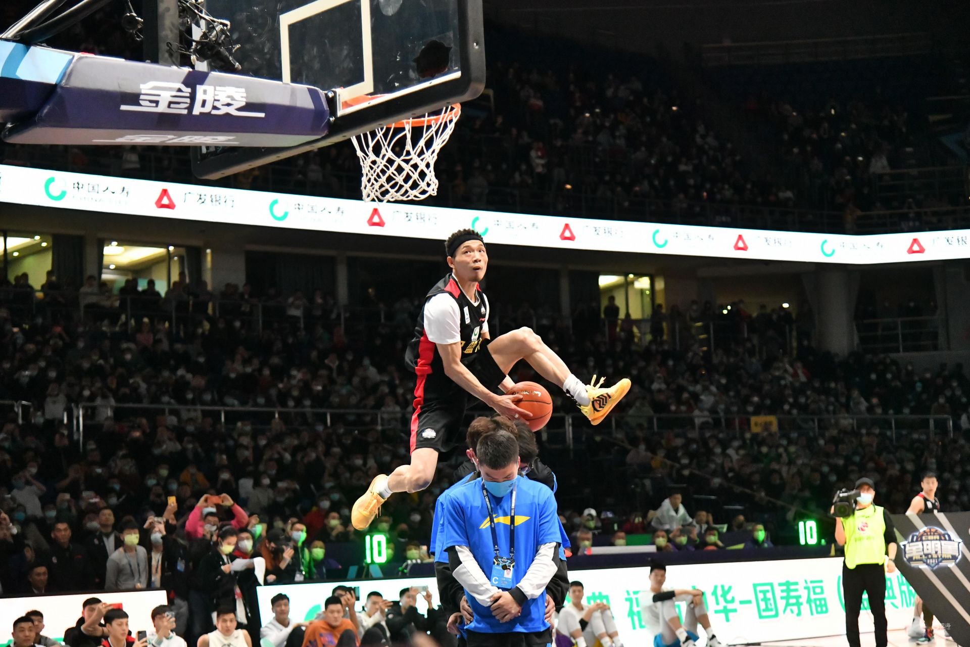 青训教练：哈兰德10岁时就喜欢进球，展现出强烈的求胜欲望（青训教练：10岁哈兰德已迷恋进球，胜负欲极强）