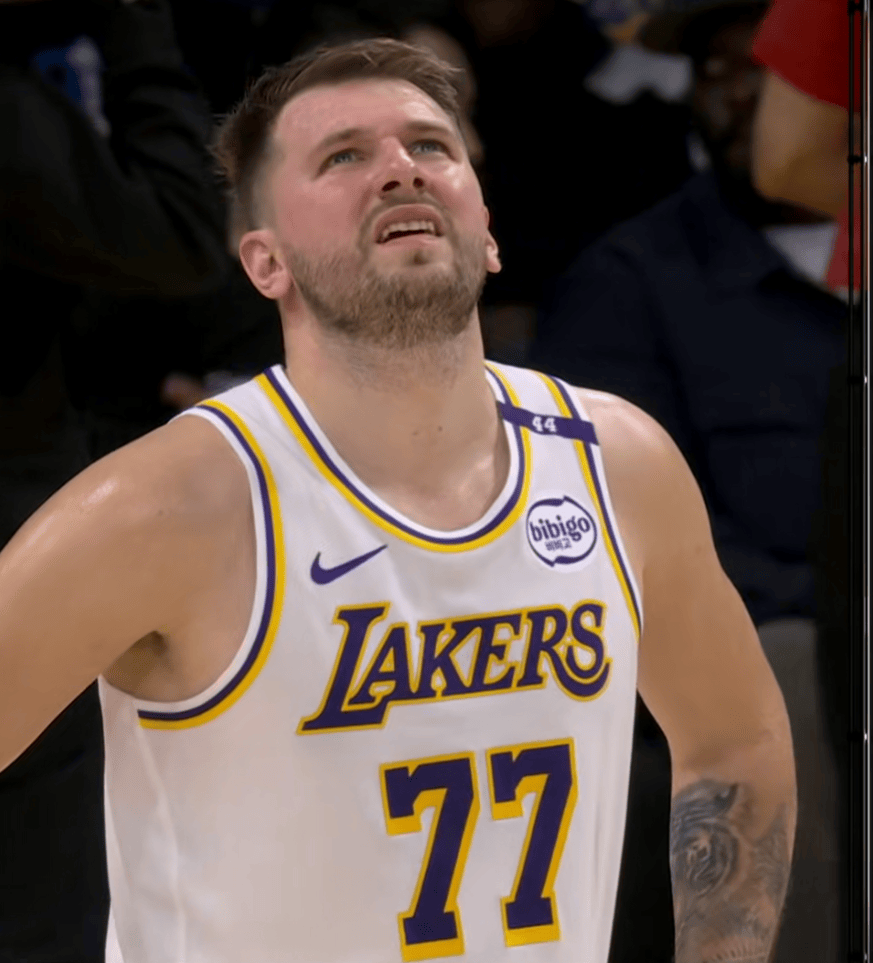 德转列防守型中场身价榜：凯塞多1亿欧居首，赫拉芬贝赫第二（德转防守型中场身价榜：凯塞多以1亿欧领跑，赫拉芬贝赫居次席）