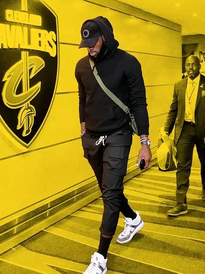 半场战报：莱万特0-2毕尔巴鄂竞技，尼科-威廉斯建功，罗伯特-纳瓦罗破门（半场快讯：毕尔巴鄂竞技2-0领先莱万特，尼科-威廉斯与罗伯特-纳瓦罗先后进球）